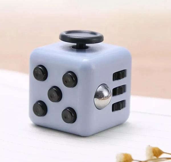 Juego Fidget Cube Entretenimiento Anti Estrés Mano Edc - Image 4